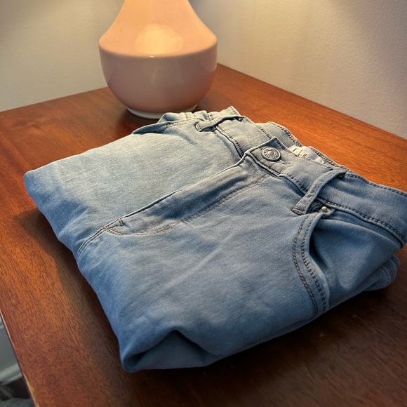 High Rise Shorts - Picture 3 of 3